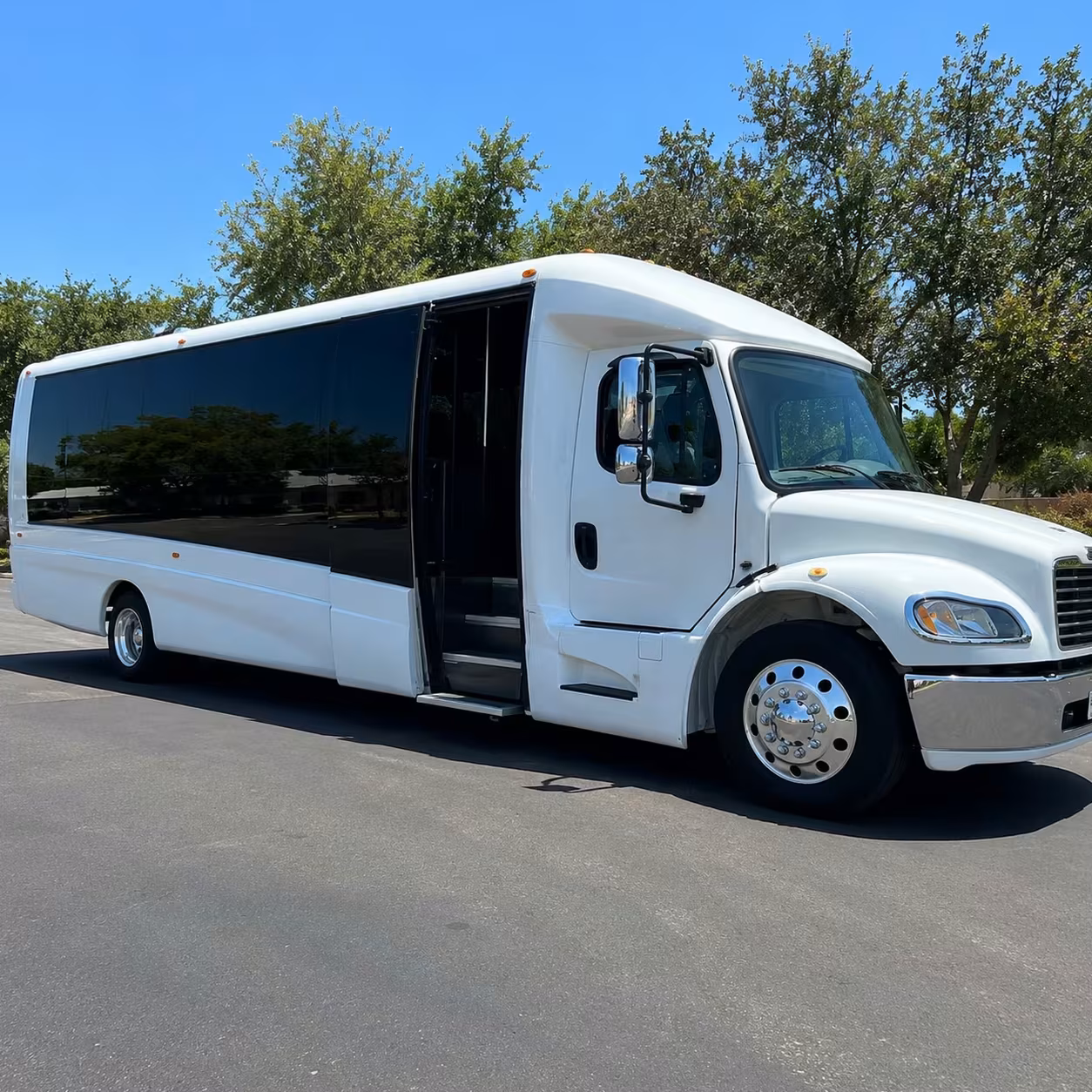 park and ride minibus rentals for la habra employers